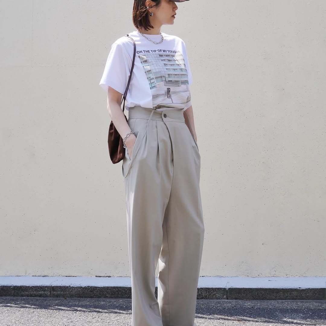  「子どもっぽく見えない！」40代が垢抜ける【プリントTシャツ】着こなし術3選 