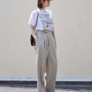 「子どもっぽく見えない！」40代が垢抜ける【プリントTシャツ】着こなし術3選