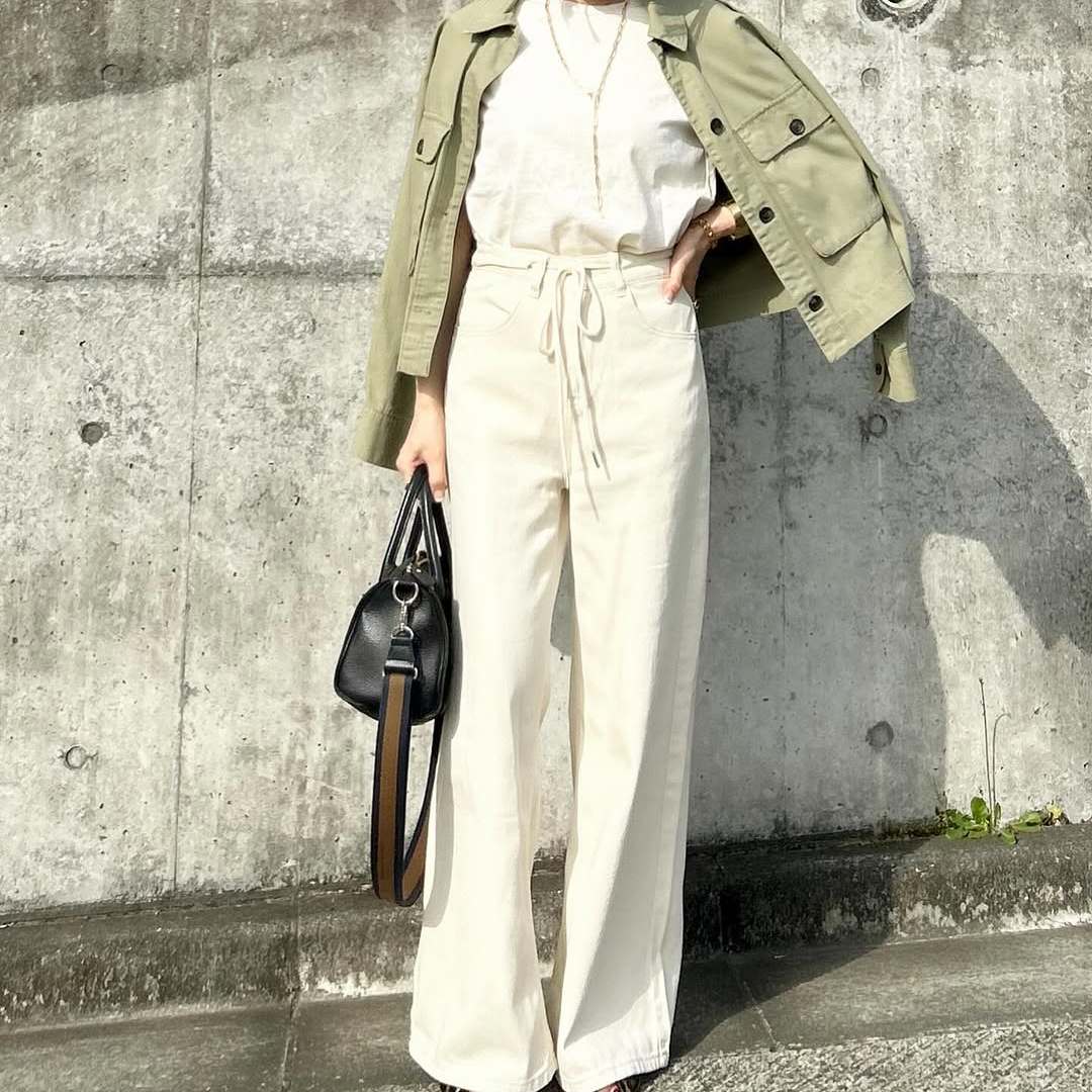  「おしゃれさんだよね」と噂されちゃうかも！40歳からの垢抜け「白パンツコーデ」3選 