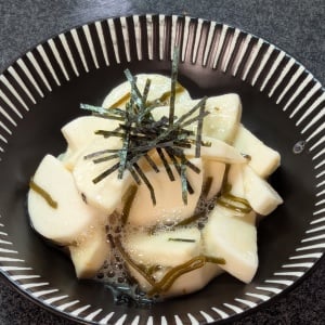 朝漬けて夕食は冷蔵庫から出すだけ！「長いも」と一緒に漬ける食材は？「サクサクで美味しい」「試したい」