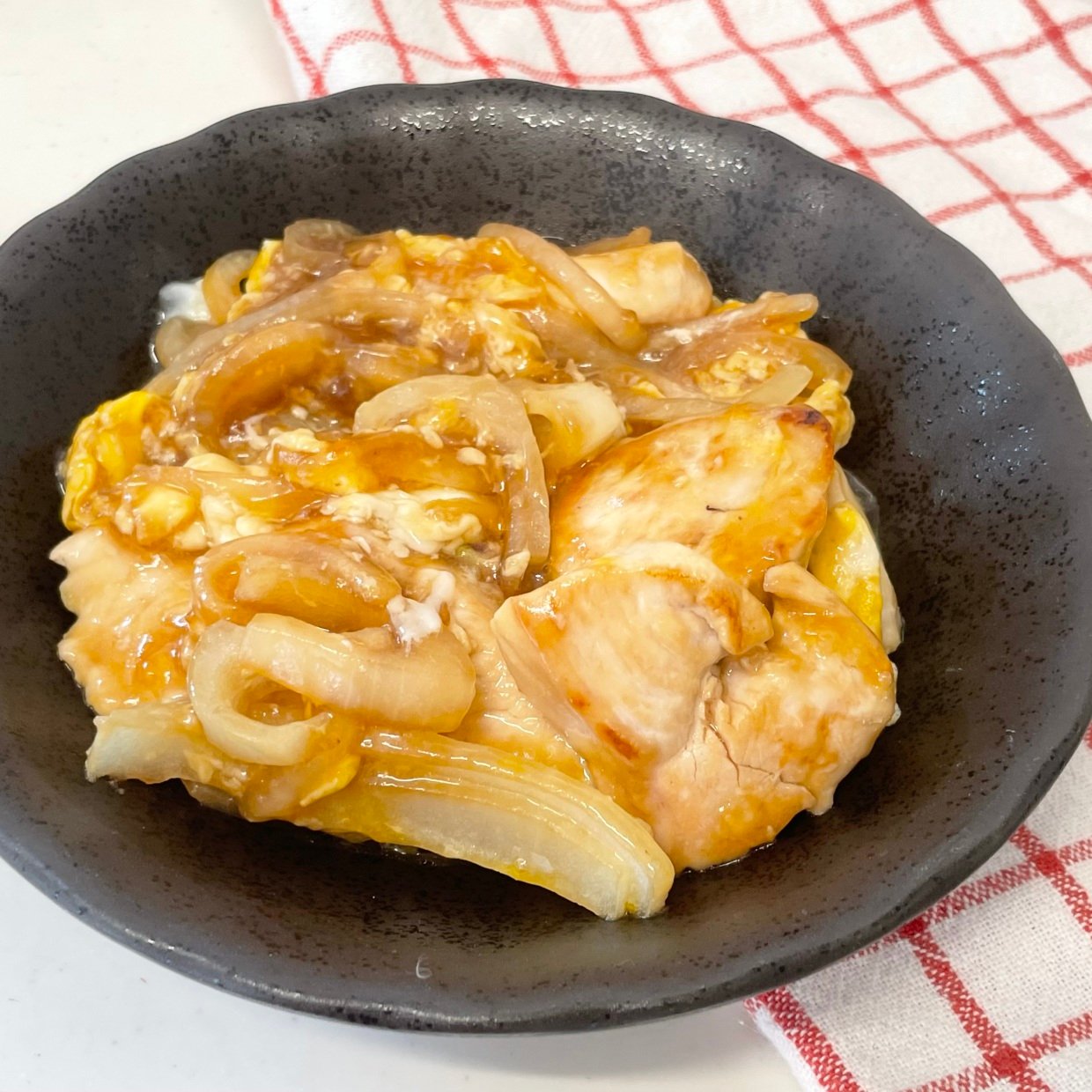  簡単で栄養満点！疲労回復にぴったり→「鶏肉」と「卵」で作る「あんかけてりたまチキン」 