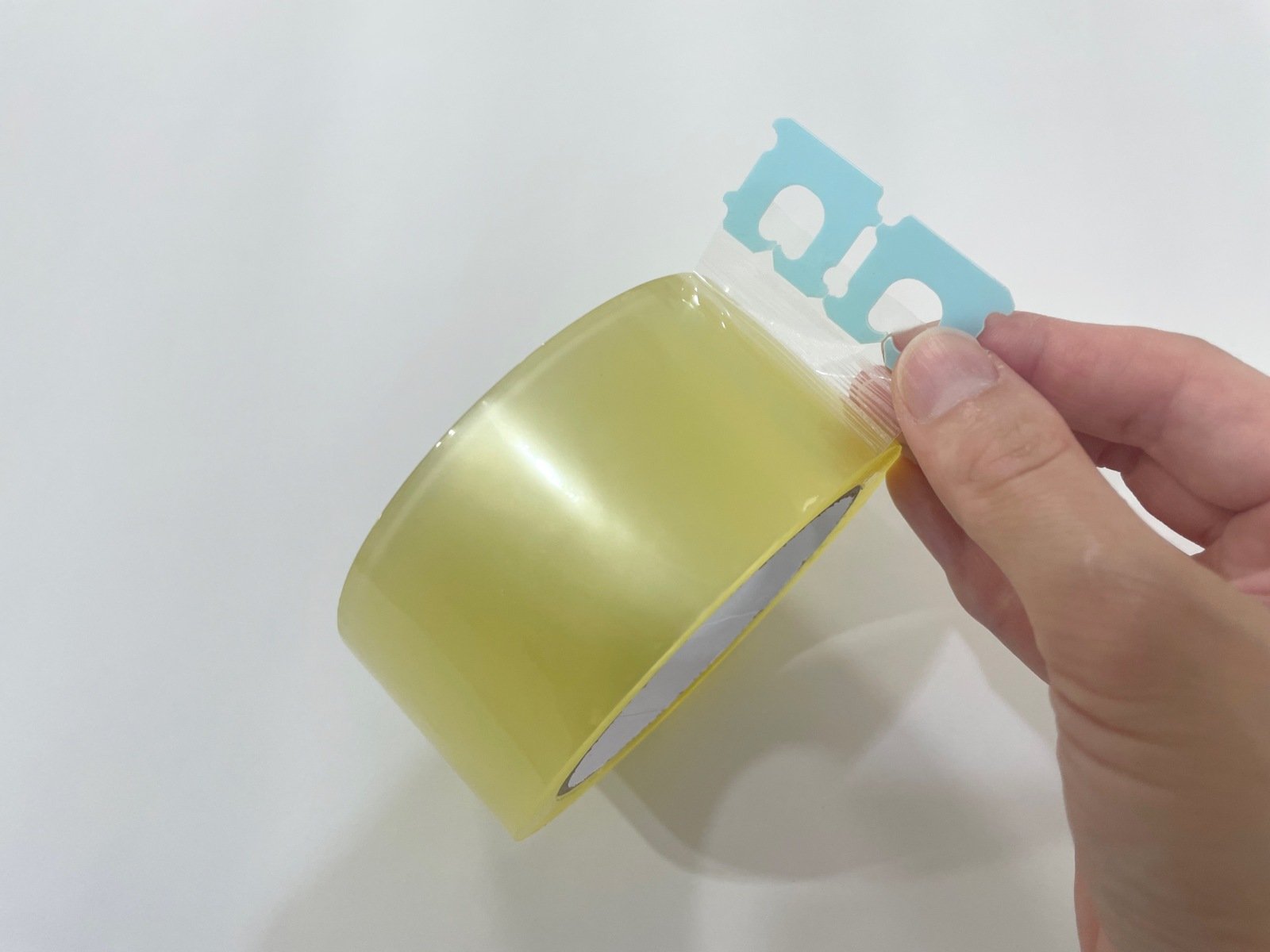 テープの先端に留め具を挟むだけで一発でテープの端が見つかる!