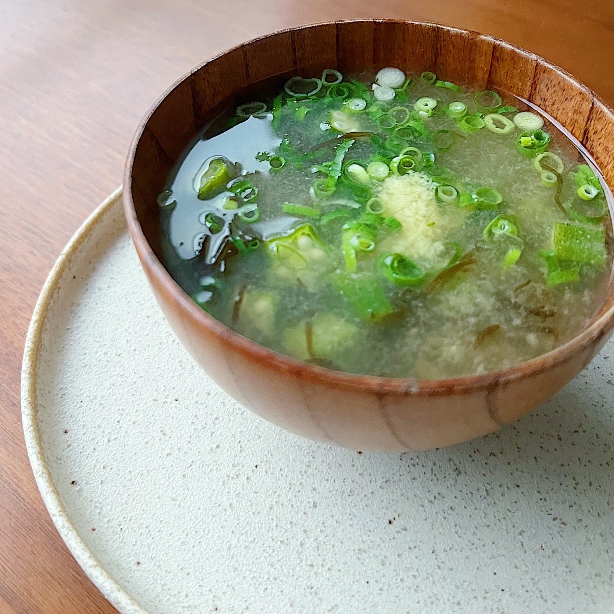  血糖値が気になる人へ。「みそ汁」にいれると腸がよろこぶ“食物繊維が豊富な健康食材”とは？ 