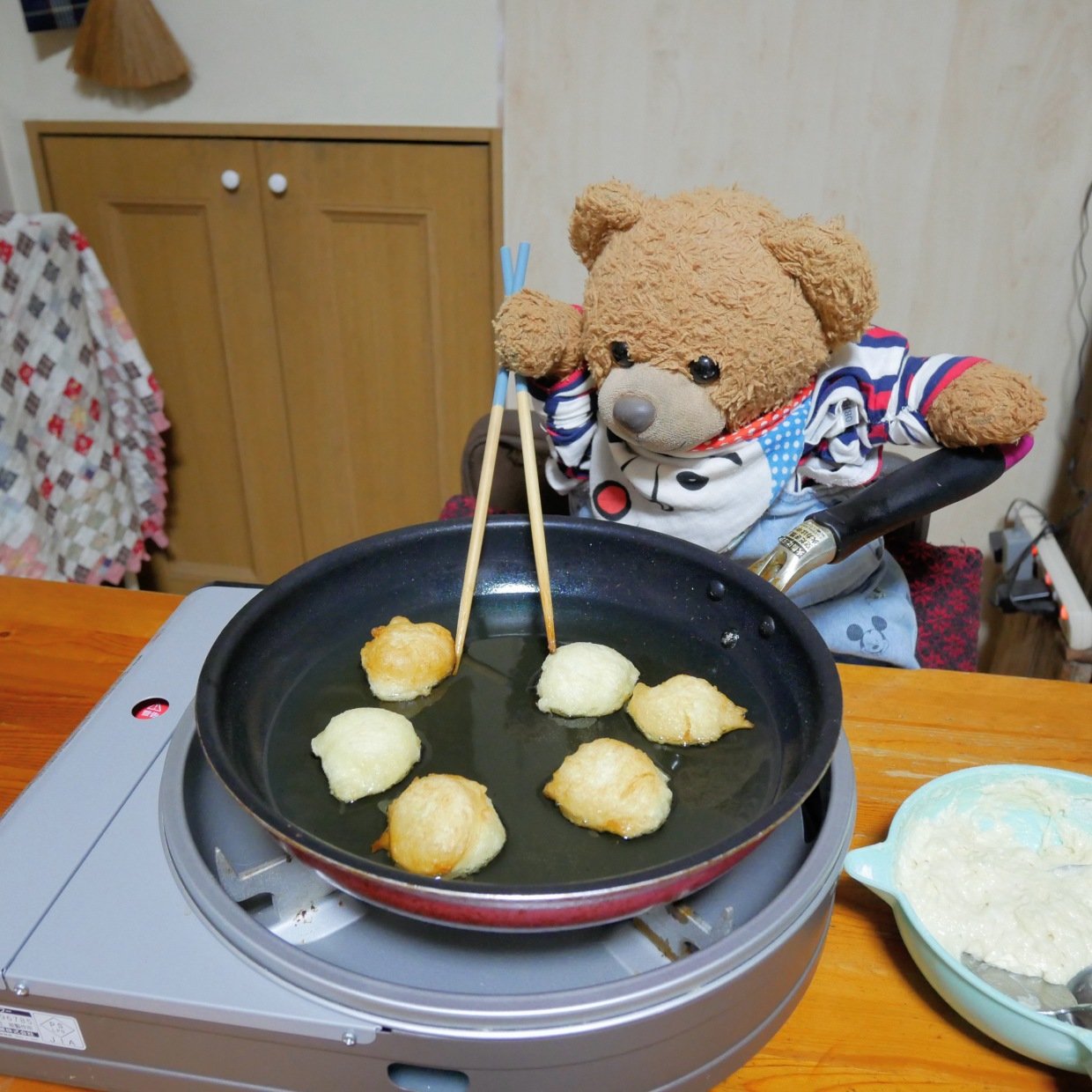  「ホットケーキミックス」と「長芋」だけで“25個のもちふわドーナツ”が完成「栄養も摂れておいしい！」 