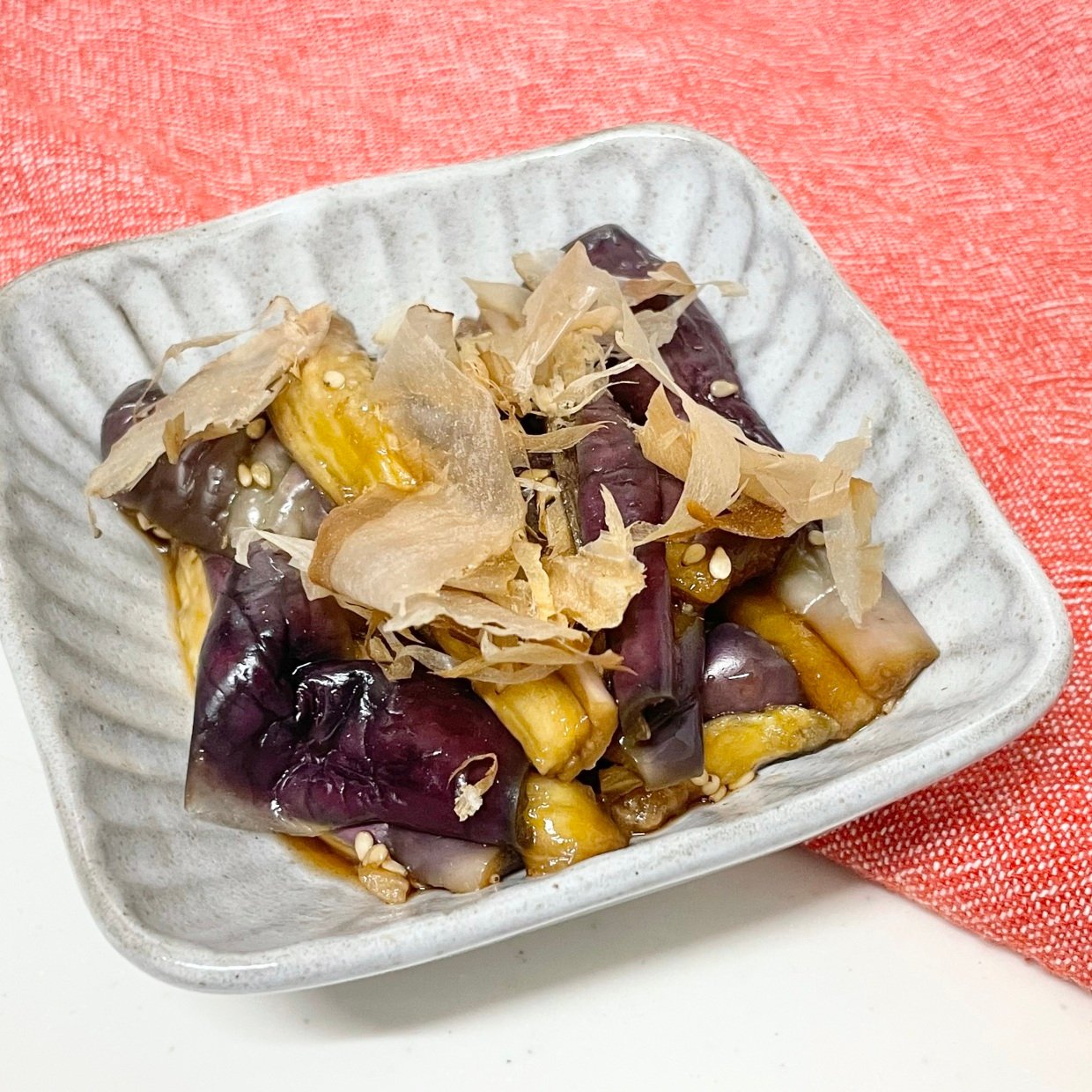  10分で作れるご飯泥棒！ナスをレンチンしてタレに漬けるだけ「しみしみ」「さっぱりおいしい」 