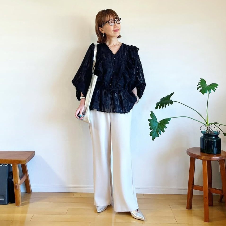  今季大注目のレースアイテム。大人女子が「若作り感なく着られる」おしゃれコーデのコツ 