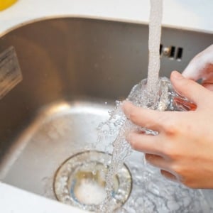 洗剤が原因で「キッチン」が臭うワケ。「肝心なところ抜けてた」「洗っただけで満足してた」
