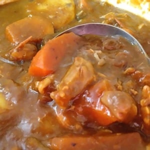 感動レベル…。カレーがついた鍋を一瞬でキレイにするワザ「ルーと一緒に煮込むの？」「こすらずに取れた」