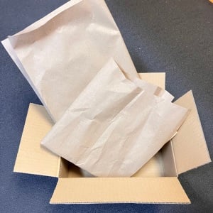 「紙の緩衝材」って捨てるものだと思ってた…「まさかの使い道！」「ストックしたくなる」