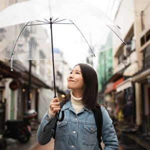 雨が続いて憂うつ…。「梅雨時期」に心が重くなる3つの理由と5つの整え方