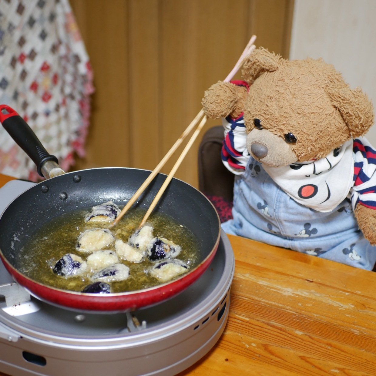 外はカリッと中はとろりと柔らか食感！「茄子の唐揚げ」の絶品レシピ「コツがある」「旬の野菜で」