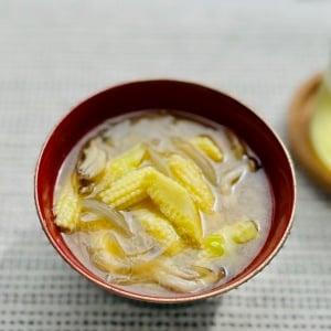 「造血のビタミン」がたっぷり！みそ汁に入れて【貧血予防】に役立つ黄色い野菜とは？