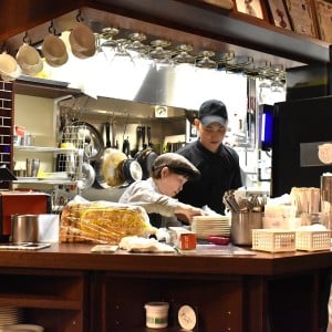 【喫茶サンシャイン】やっぱり行列！の再オープン初日に密着。宮崎、東京、岡山からの来店も。