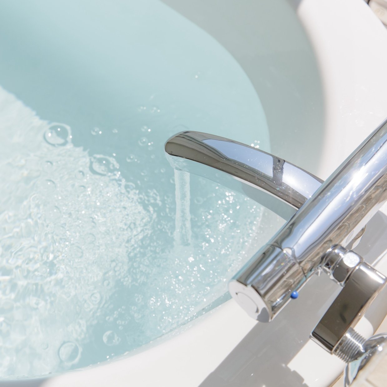  「風呂の残り湯」の“洗濯以外”の使い道5つ「節水効果すごい！」「思いつかなかった」 