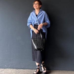 梅雨でもおしゃれを楽しみたい！40歳からの「雨の日の正解コーデ3選」