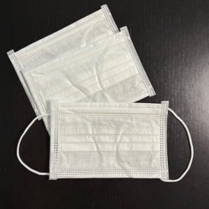 雨の季節に大活躍！余った「マスク」の意外な使い道「中に入れるの？」「簡単！」「やってみる」