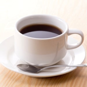 「コーヒー」の飲みすぎ注意！過剰に飲んだ場合の健康リスクとは【消化器病専門医監修】