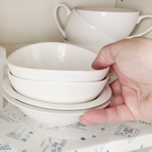 全部出すのが面倒→「食器棚」は“1段ずつ”でOK！ サッと整うラクラク掃除テク