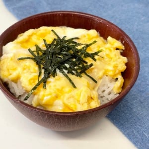 疲労回復に！高タンパクで栄養たっぷりの“とろっとろ”どんぶりレシピ「朝食に」「定番になりそう」