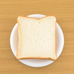 乾燥してパサつく“食パン”を簡単においしく復活させる裏ワザ「食感がよくなった！」