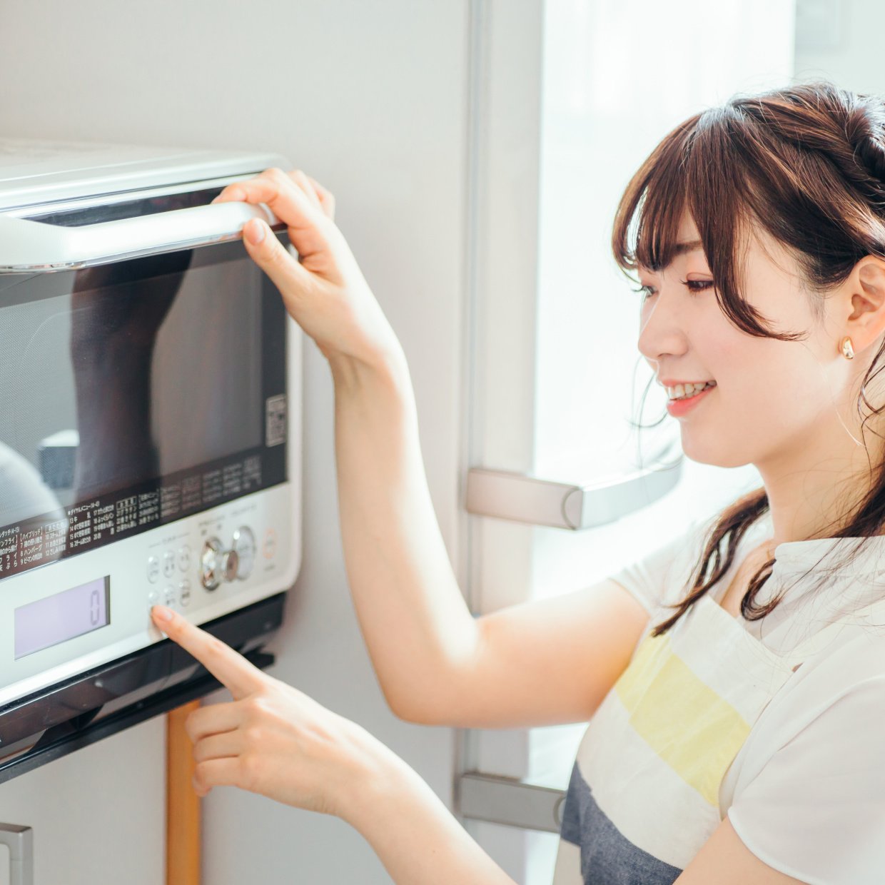  「電子レンジ」を置いてはいけない“4つの場所”「火災や故障の原因に…」「今すぐ見直そう」 