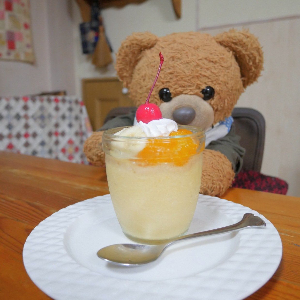 暑い日にぴったり！“ぷるん”とひんやりスイーツ作り。くまくんの「ミックスジュースのプリン風」