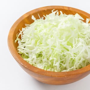 「キャベツ」が格段に切りやすくなる家にある意外なアイテム「ラクに千切りできる」「もうズレてこない！」