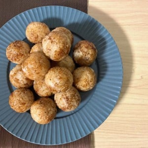 周りが全部カリカリで香ばしい「プチ焼きおにぎり」を一気にたくさん作るワザ「子どもが喜ぶ！」「楽しい」