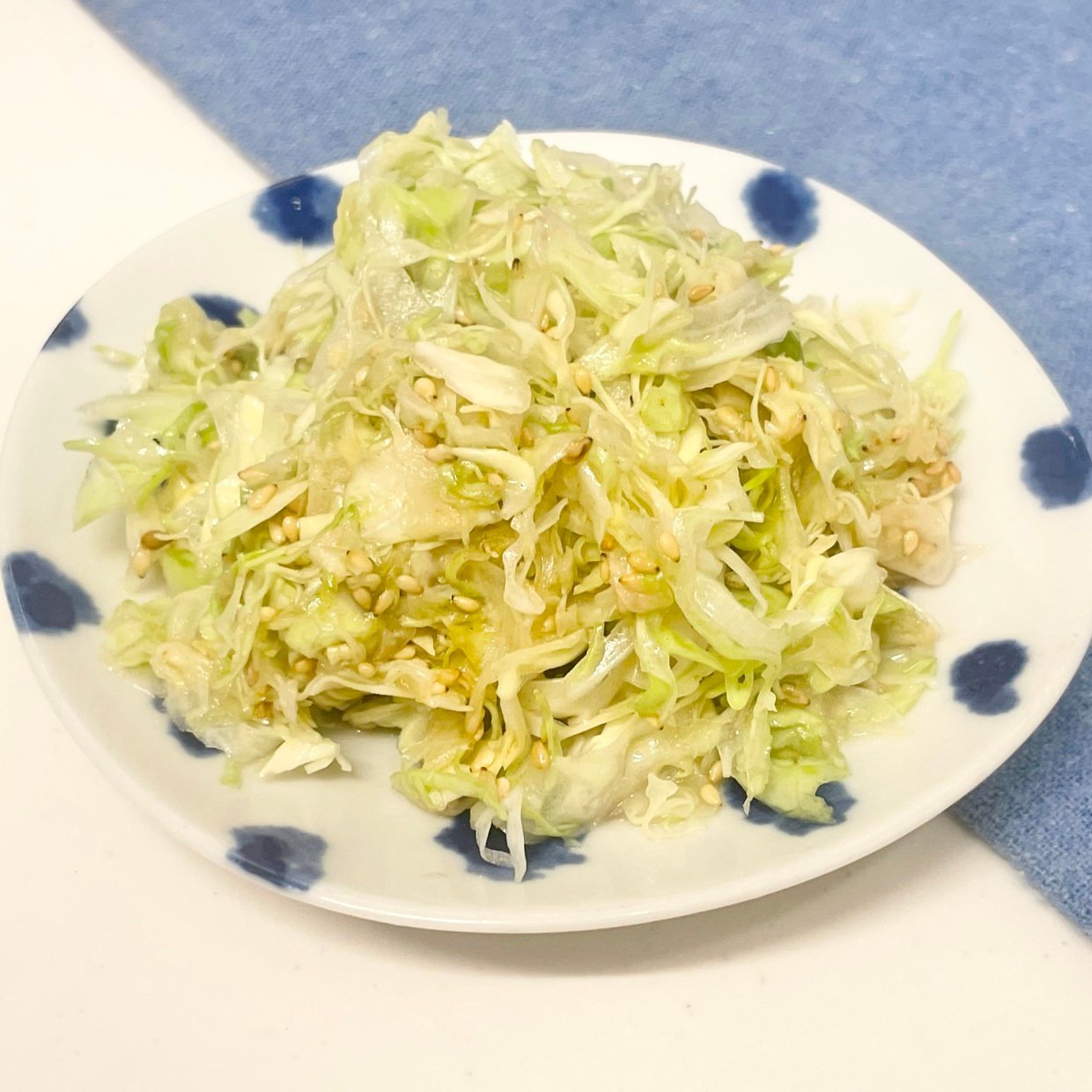  キャベツで腸活！ポリ袋に入れて混ぜるだけの簡単やみつきサラダ「毎日食べたい」「モリモリ食べられる」 