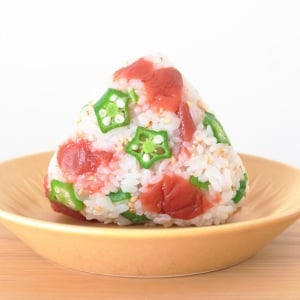 「まさに夏向け」梅おにぎりのおいしさがレベルアップ！「熱中症対策に」「見た目も涼しげ」