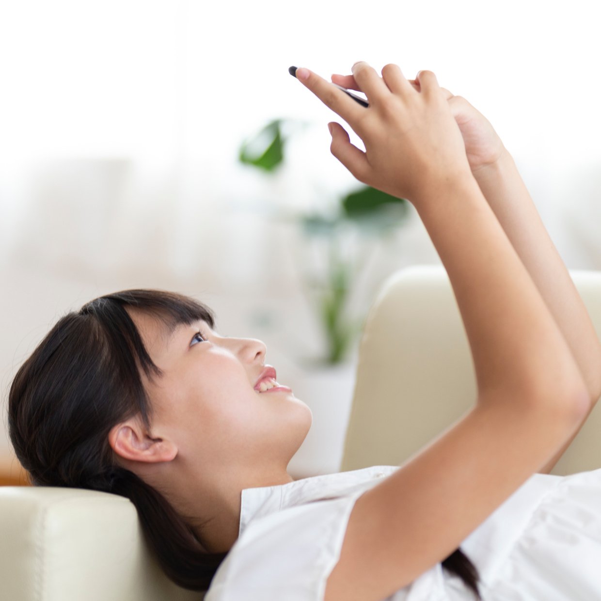  スマホを手放さないわが子…。「子どものSNS依存」を防ぐ対策とは？ 