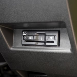 「ETCカード」は挿しっぱなしNG！車内で壊れる“知っておきたい理由”「よくやってた…」