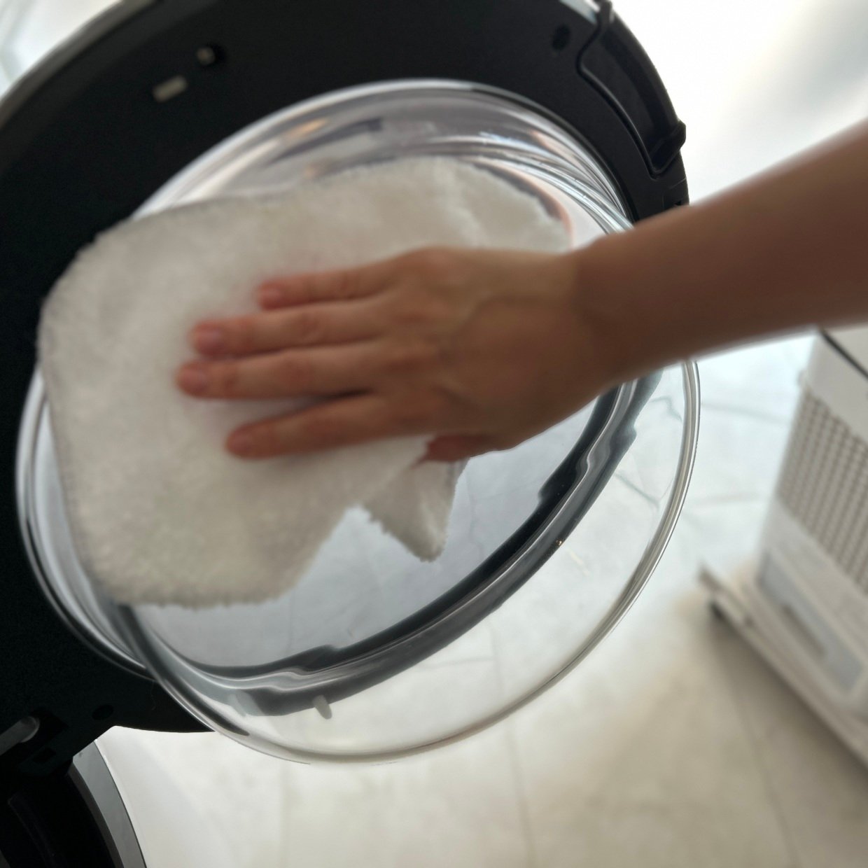  見えない汚れに“先手”を！汚れる前の“開運予防そうじ3選”→「放っておくと面倒に」「ラクに落ちる！」 