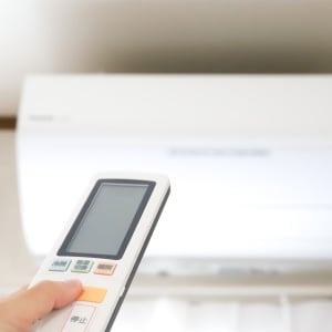 熱帯夜にやってはいけない“エアコンの使い方”→「熱中症のリスクも！」「タイマーつけてた」