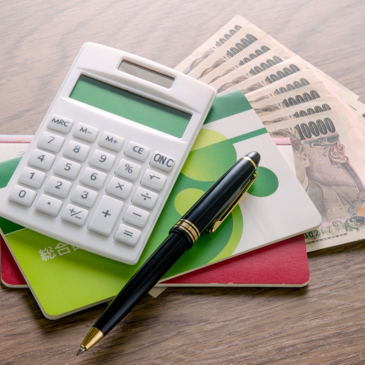  「どのくらい貯めたらいいのか漠然と不安…」すぐにわかる“預貯金額の目安2つ”とは？ 