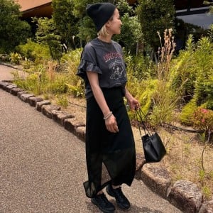 「おしゃれさんだよね」と噂される。ほんのひと工夫で垢抜ける「夏のTシャツコーデ」3選