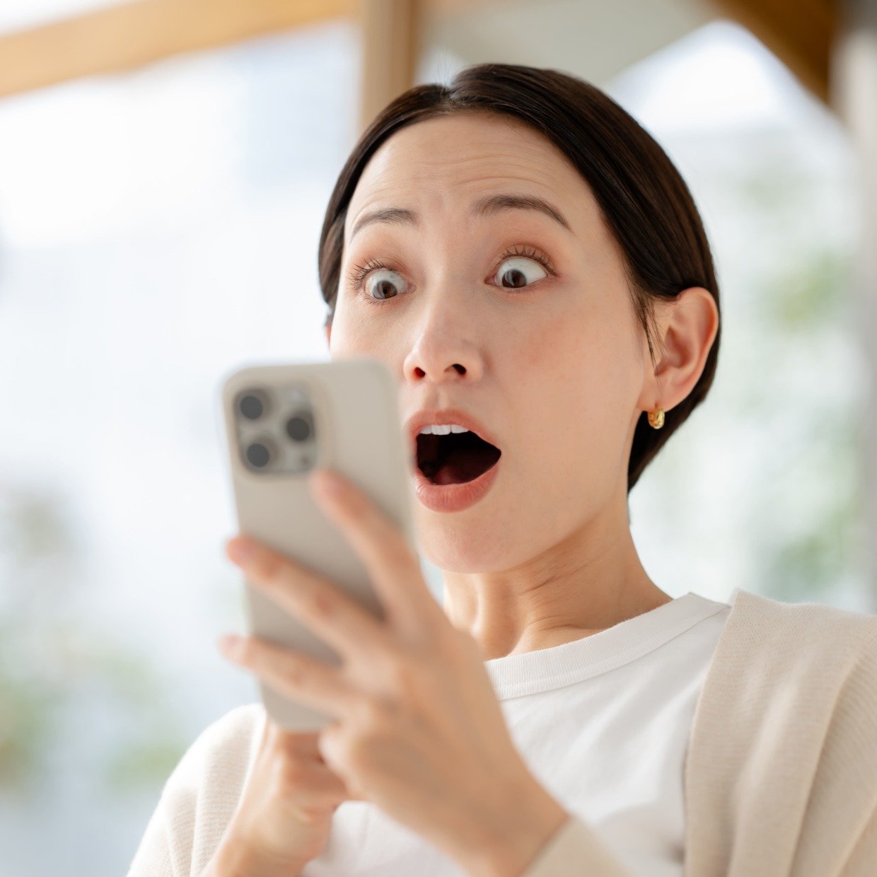  【iPhone】バッテリーを節約できる“今すぐオフにすべき設定”→「知らないうちに消耗してた…」 