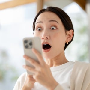 【iPhone】バッテリーを節約できる“今すぐオフにすべき設定”→「知らないうちに消耗してた…」