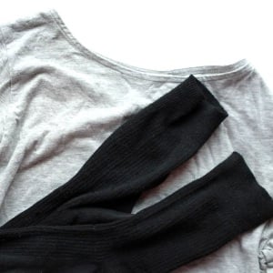 「超コンパクト！」「まるでカプセル」旅行で活躍する“今すぐマネしたくなる”服のたたみ方「すごい！」