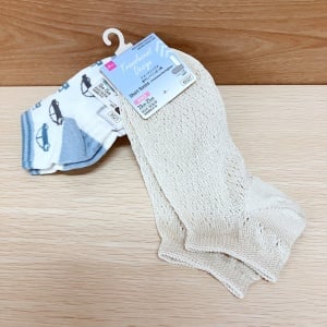 ハサミ不要！「靴下のタグ」がすぐ取れる驚きのワザ「やってみる」「もうバタバタしない」「簡単！」