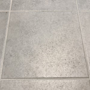 「玄関のたたきがキレイな人」が実践する掃除術「意外なアイテムで」「ラクに汚れが落ちる」