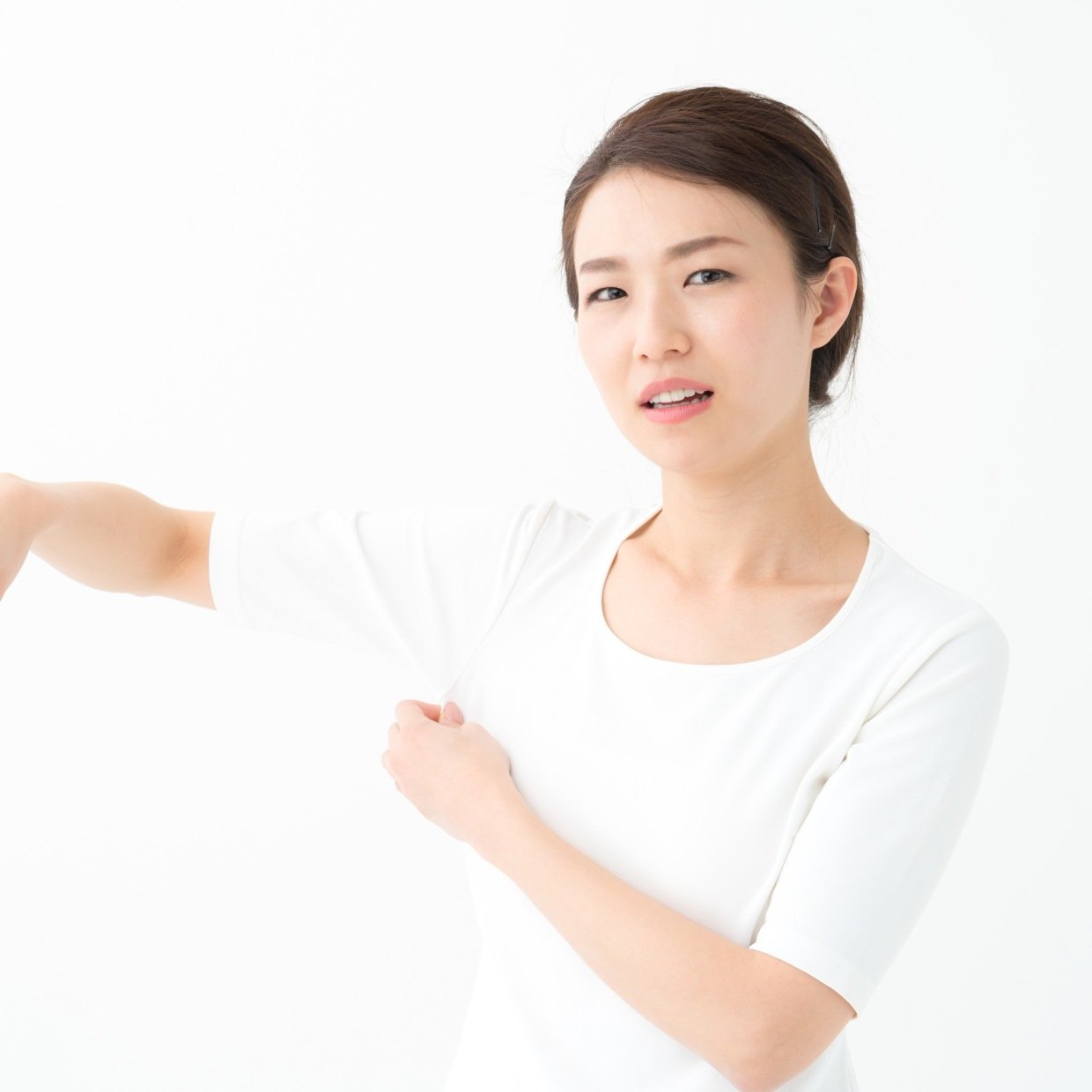  「Tシャツがベタついて不快」を解消するなら“素材選び”が重要！素材別メリット・デメリットを紹介 