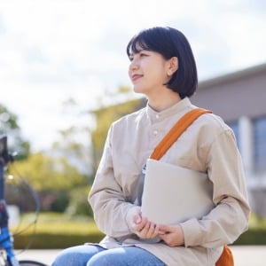 「大学生の子どもがいる家庭」が夏に見落としがちな“3つの出費”「意外と盲点だった…！」「準備します」