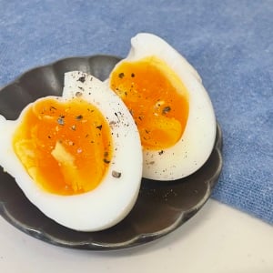 「味玉」はめんつゆ以外でもおいしい→定番メニューにしたくなる「塩だし味玉」の絶品味付け