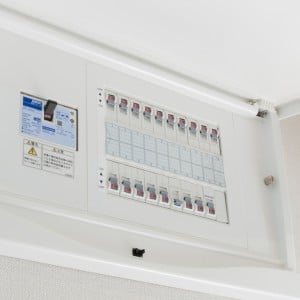 「ブレーカー」がすぐに落ちる“3大要因”と対策「同時に使ってた」「見直します」