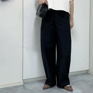 【UNIQLO】朝の服選びがラクになる！おしゃれな人の「ジャージーバレルレッグパンツ」の着まわし3選