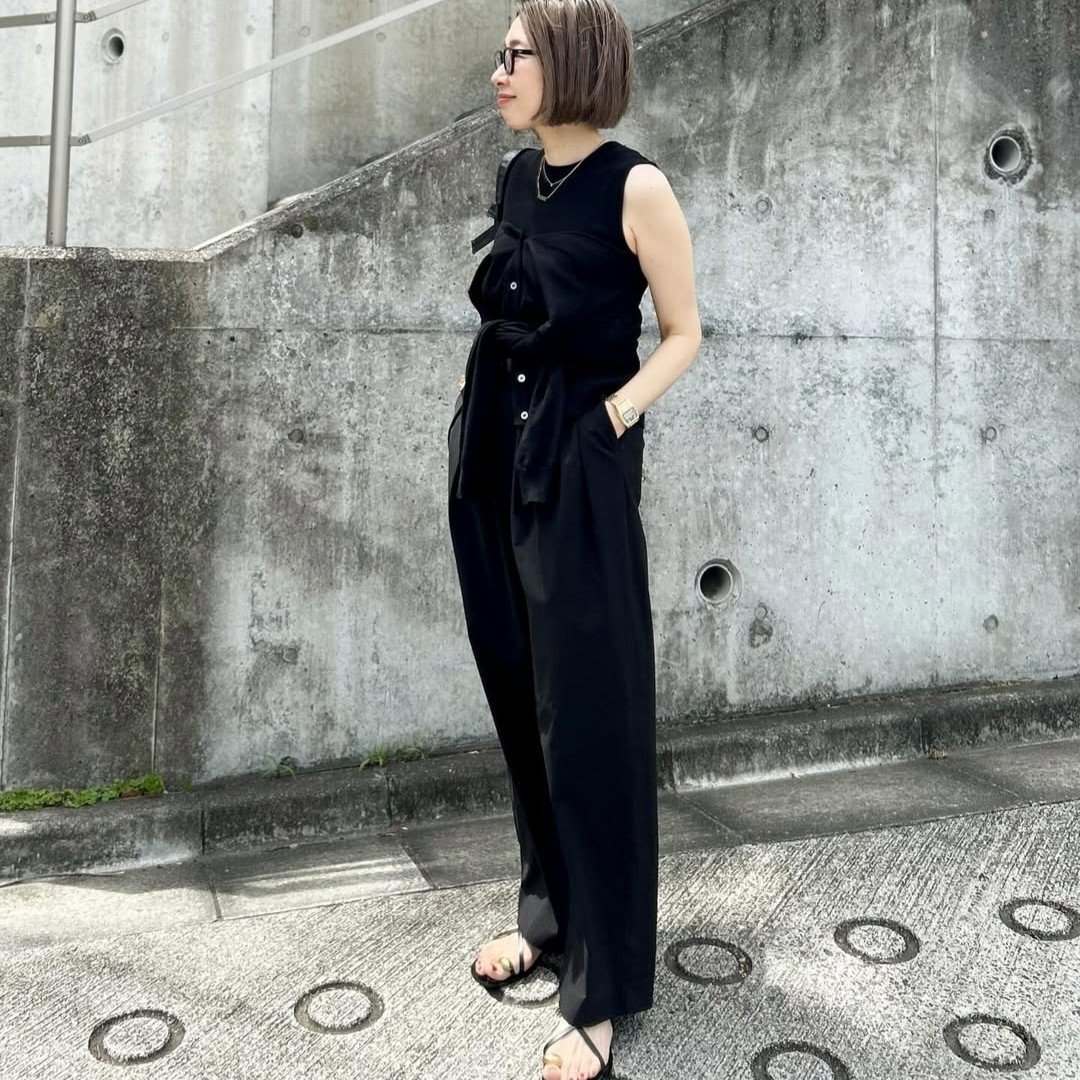  夏にこそ着たい！重たく見せない「黒パンツ」の着こなし術3選【おしゃれ上級者に学ぶ】 