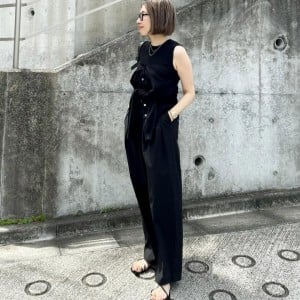 夏にこそ着たい！重たく見せない「黒パンツ」の着こなし術3選【おしゃれ上級者に学ぶ】