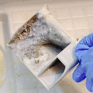 ヘドロと悪臭がすごい…。「お風呂場」の排水口だけでは不十分！汚れが驚くほど溜まっている“意外な場所”