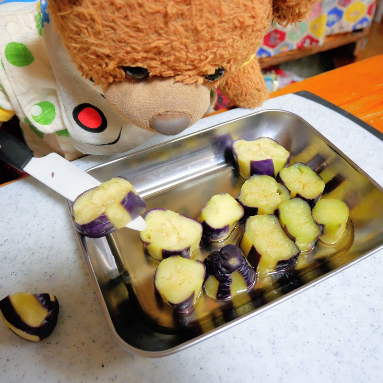  「冷たい茄子」に味が“しみしみ・とろとろ”火を使わず作れる「茄子の白だし漬け」夏レシピ 